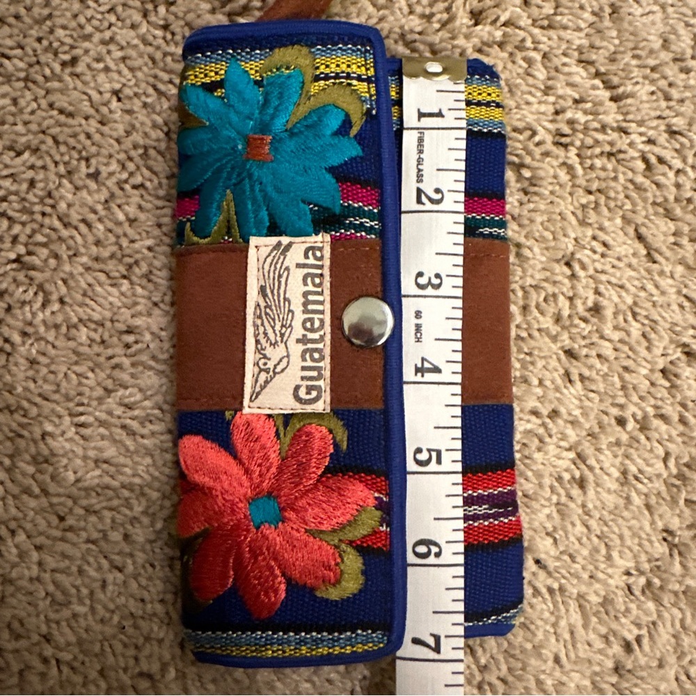 Guatemala Tropical Embroidered Wallet Wristlet - Picture 6 of 8
